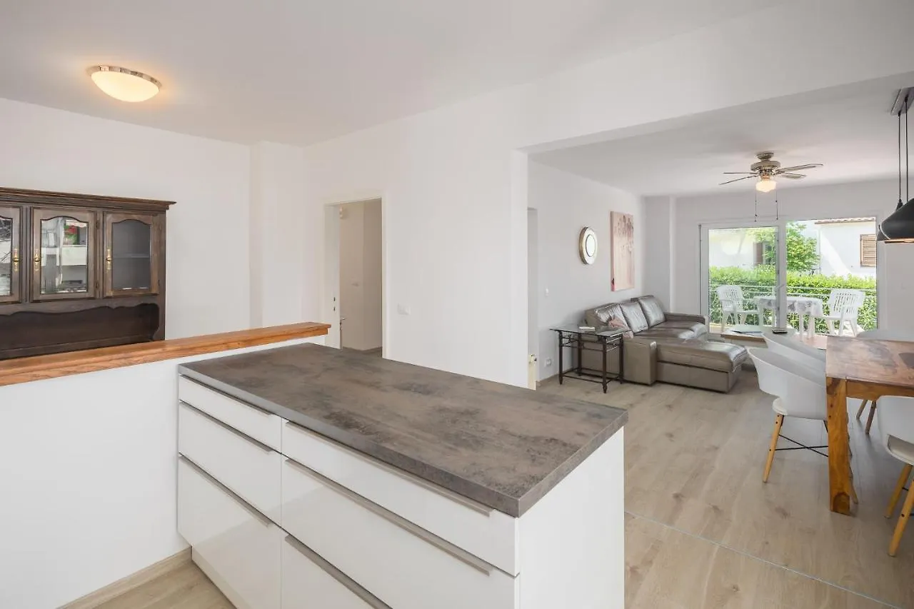 Apartment Dolce Vita With Pool And Bbq Porec