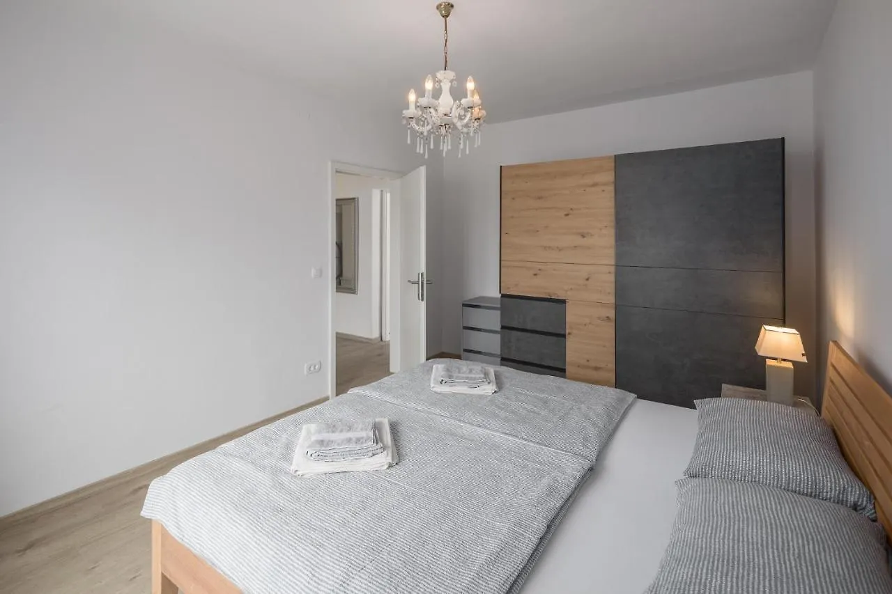 Apartment Dolce Vita With Pool And Bbq Porec Croatia