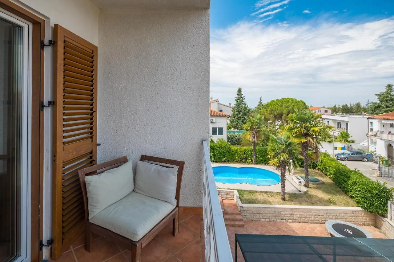 Dolce Vita With Pool And Bbq Porec Apartment